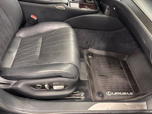 Used 2018 Lexus LS 500 AWD image 18