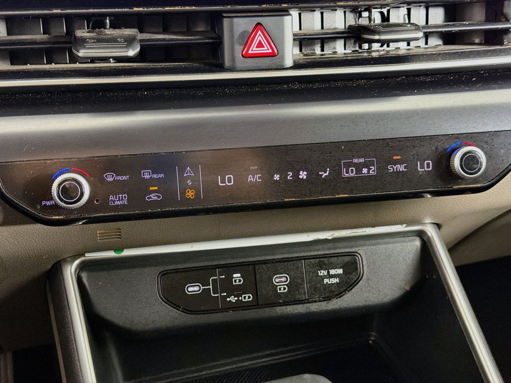 Used 2025 Kia Carnival FWD image 24