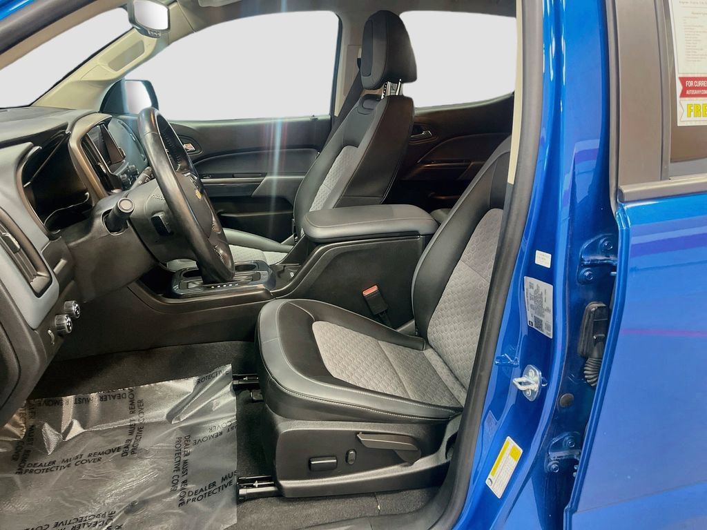Used 2022 Chevrolet Colorado Z71 AWD/4WD image 21