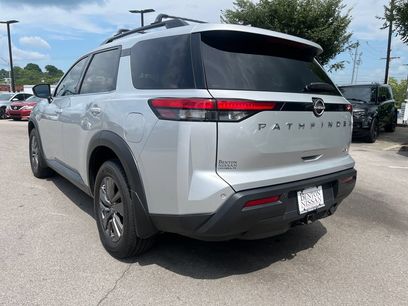 Used 2022 Nissan Pathfinder SV w/ SV Premium Package
