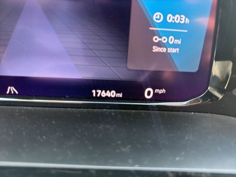 Used 2024 Volkswagen Atlas SE FWD image 16