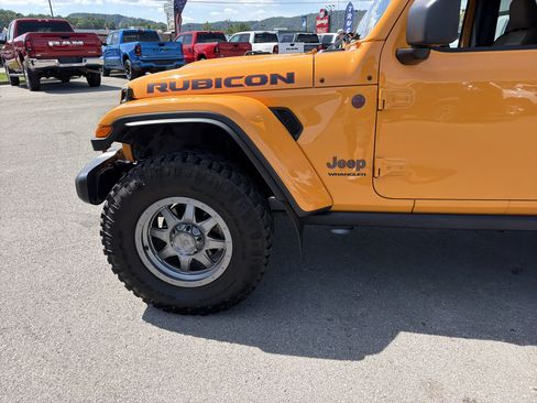 Used 2021 Jeep Wrangler Rubicon w/ Cold Weather Group AWD/4WD image 11