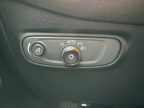 Used 2018 Chevrolet Equinox LT image 26