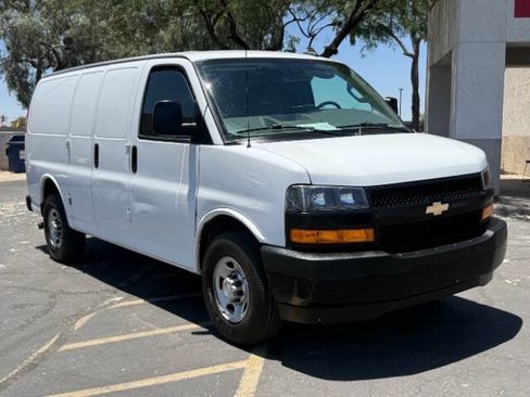 Used 2021 Chevrolet Express 2500 RWD image 1