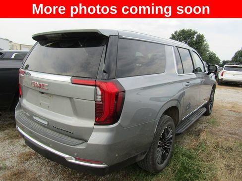Used 2025 GMC Yukon XL Elevation AWD/4WD image 5