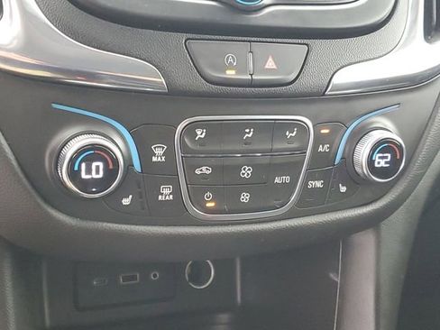 Used 2023 Chevrolet Equinox LT FWD image 30