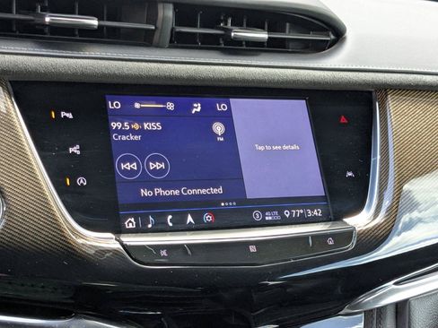 Used 2020 Cadillac XT6 FWD image 11