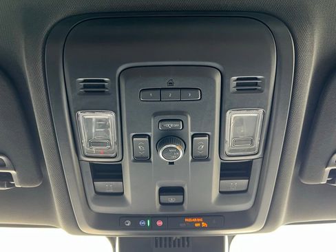 Used 2023 GMC Yukon XL AT4 w/ Technology Package AWD/4WD image 19