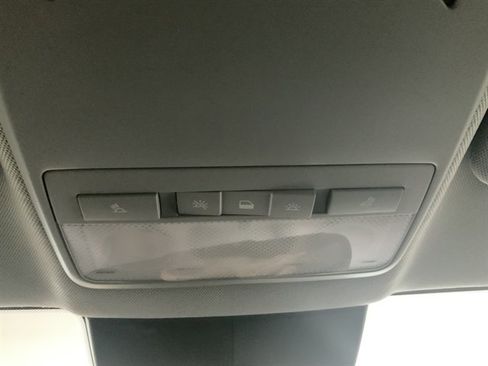 Used 2019 Chevrolet Trax LT w/ LT Convenience Package AWD/4WD image 33