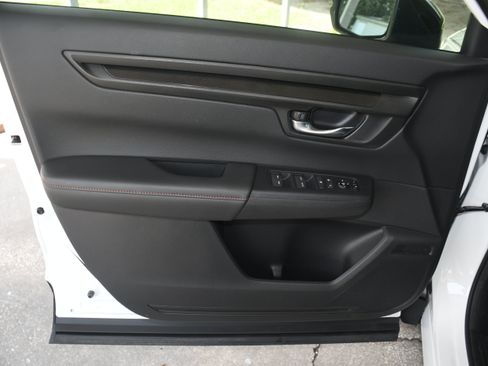 Used 2024 Honda CR-V Sport image 9