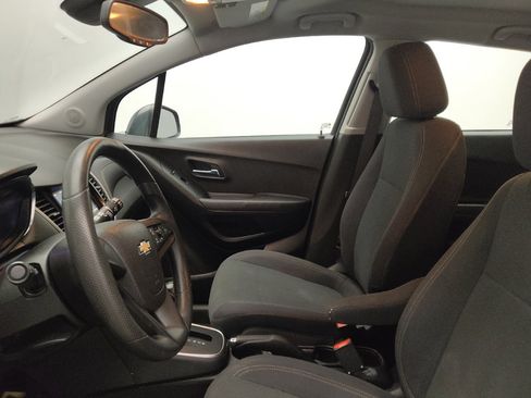 Used 2019 Chevrolet Trax LS w/ LPO, Protection Package FWD image 17
