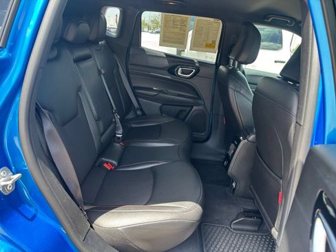 Used 2025 Jeep Compass Trailhawk AWD/4WD image 25