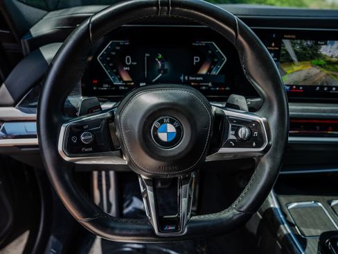 Used 2023 BMW 740i RWD image 5