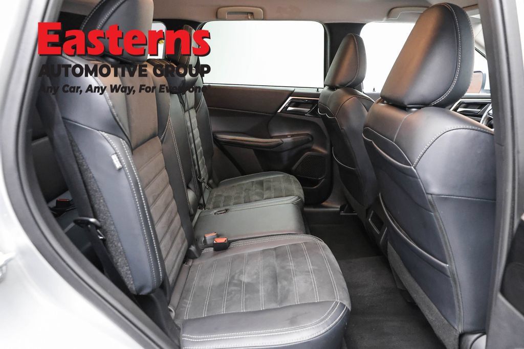Used 2024 Mitsubishi Outlander SE FWD image 23