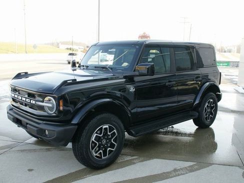New 2026 Ford Bronco Outer Banks image 5