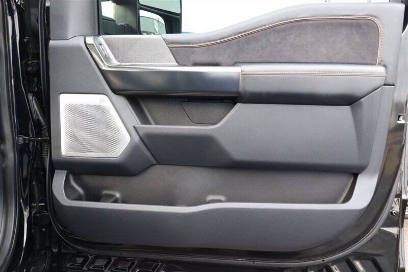 Used 2024 Ford F350 Platinum w/ Tremor Off-Road Package AWD/4WD image 27