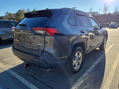 Used 2021 Toyota RAV4 XLE image 10