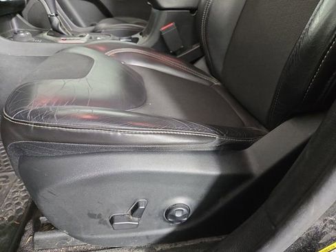 Used 2018 Jeep Cherokee Latitude Plus w/ Cold Weather Group image 27