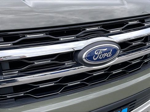 Used 2024 Ford Expedition Limited image 31