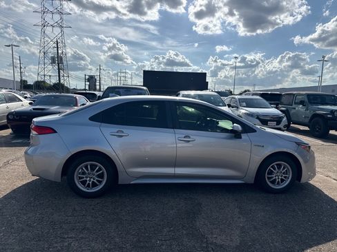 Used 2021 Toyota Corolla LE FWD image 10