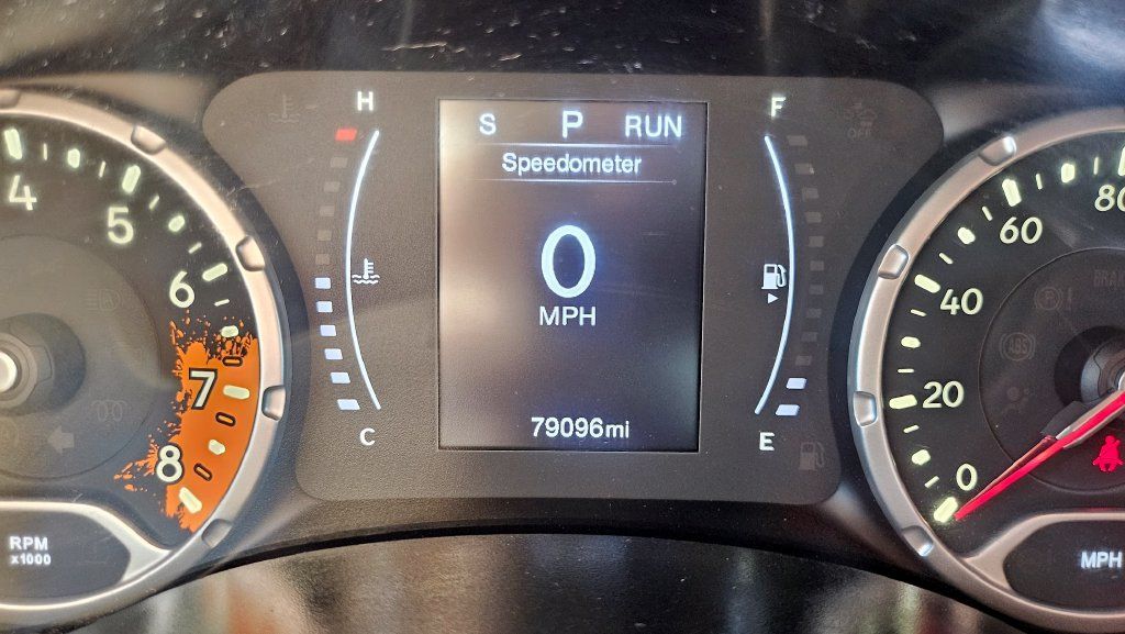 Used 2017 Jeep Renegade Altitude FWD image 26