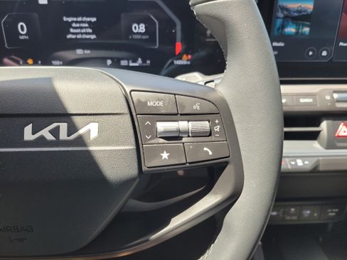Used 2025 Kia K4 EX FWD image 24