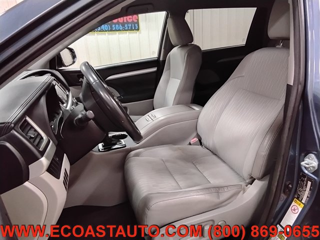 Used 2014 Toyota Highlander Plus AWD/4WD image 10