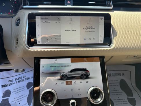 Used 2021 Land Rover Range Rover Velar R-Dynamic S image 15