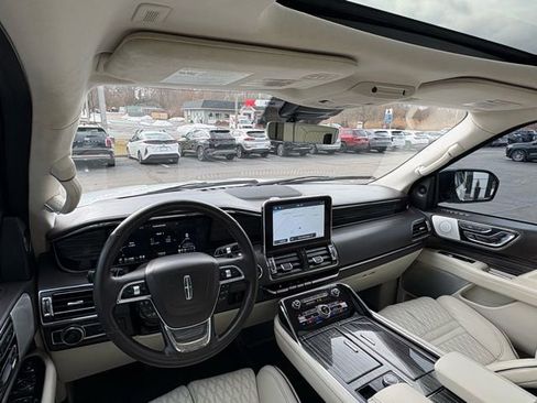 Used 2021 Lincoln Navigator L Black Label w/ Special Edition Package image 38