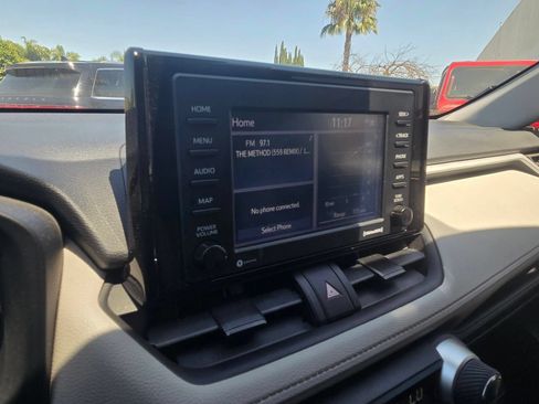 Used 2021 Toyota RAV4 XLE AWD/4WD image 24