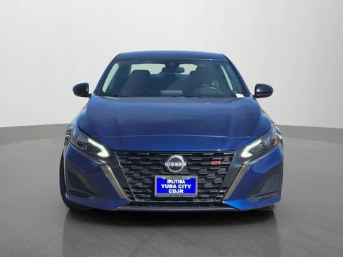 Used 2024 Nissan Altima 2.5 SR image 2
