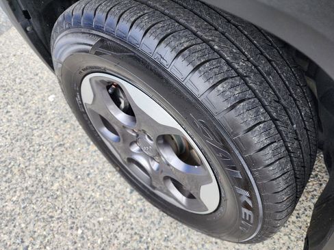 Used 2015 Jeep Renegade Sport w/ Power & Air Group image 36