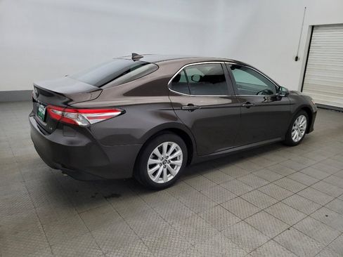 Used 2019 Toyota Camry LE image 10