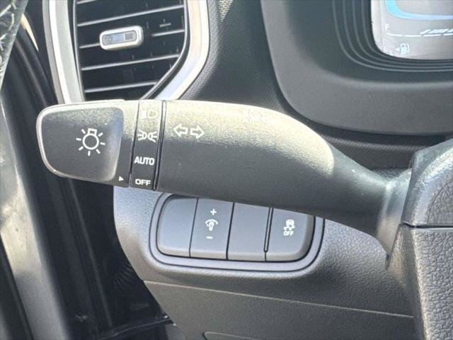 Certified 2026 Hyundai Venue SEL FWD image 22