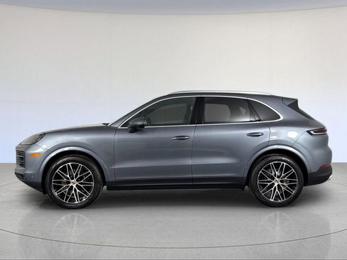 New 2026 Porsche Cayenne image 2