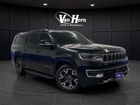 Used 2023 Jeep Wagoneer L Series III w/ Preferred Equipment Group image 1