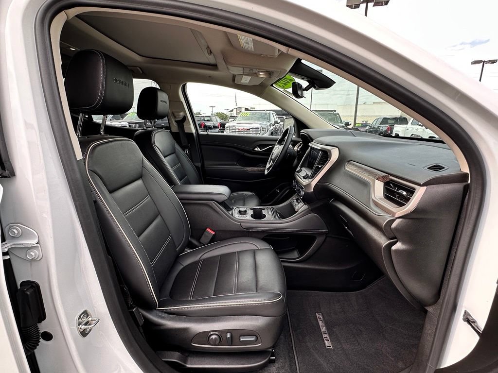 Certified 2023 GMC Acadia Denali w/ Denali Ultimate Package AWD/4WD image 10