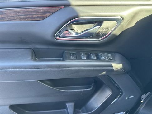 Used 2024 Chevrolet Suburban Premier image 27