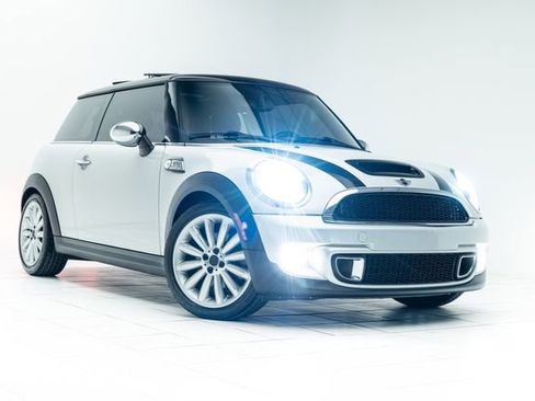 Used 2011 MINI Cooper S image 5