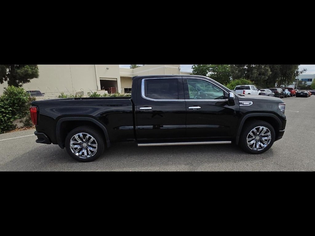 Used 2023 GMC Sierra 1500 Denali w/ Denali Reserve Package AWD/4WD image 9