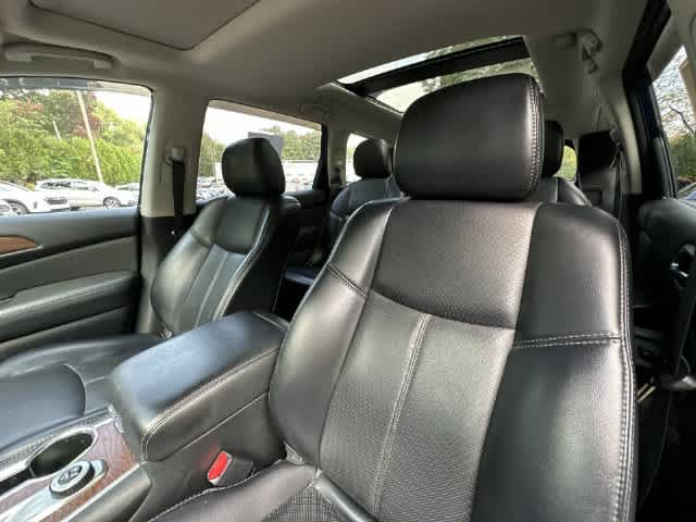 Used 2018 Nissan Pathfinder Platinum AWD/4WD image 17