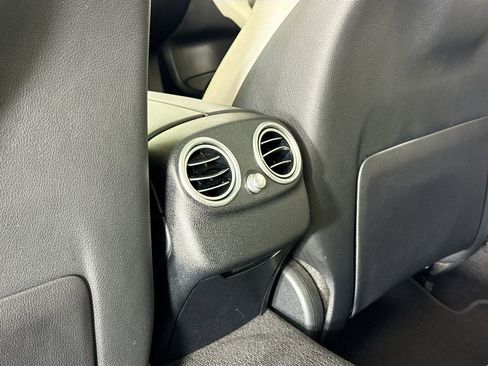 Used 2018 Mercedes-Benz C 300 Sedan image 16