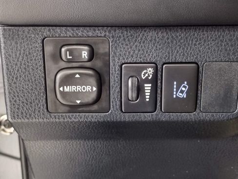 Used 2017 Toyota RAV4 Limited AWD/4WD image 26