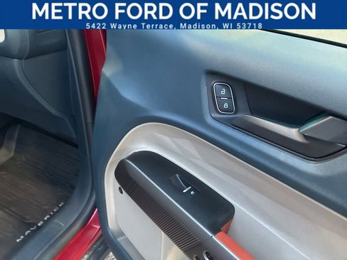 Used 2025 Ford Maverick Lariat w/ 4K Tow Package image 48