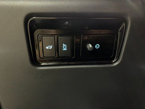 Used 2020 Jaguar F-PACE Checkered Flag image 38