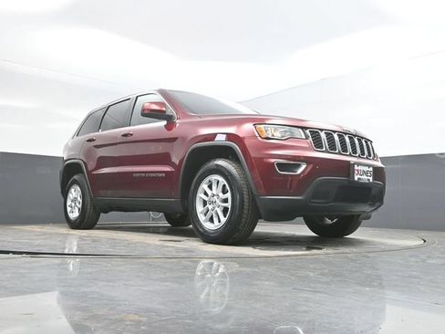 Used 2020 Jeep Grand Cherokee Laredo AWD/4WD image 47