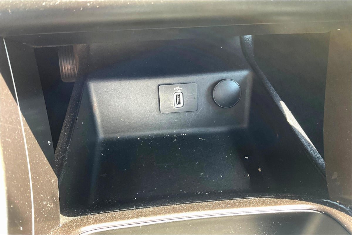 Used 2018 Ford Fusion SE w/ Fusion SE Technology Package FWD image 31