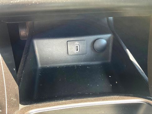 Used 2018 Ford Fusion SE w/ Fusion SE Technology Package FWD image 31