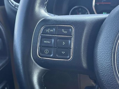 Used 2013 Jeep Wrangler Unlimited Rubicon w/ Connectivity Group AWD/4WD image 25