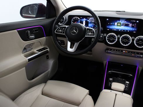 Used 2022 Mercedes-Benz GLA 250 4MATIC image 29